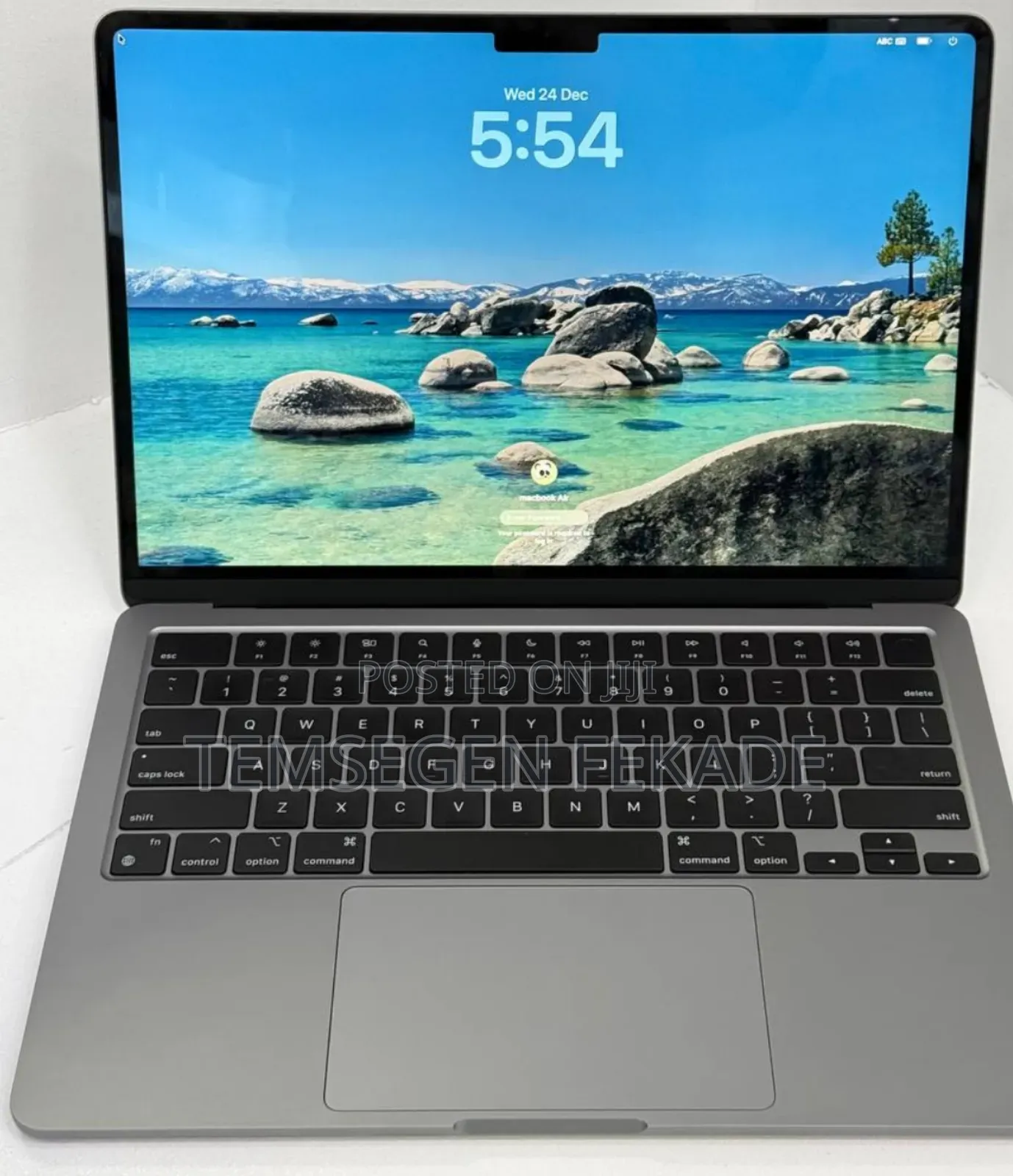 New Laptop Apple MacBook Pro 2022 M2 8GB Apple M2 SSD 256GB