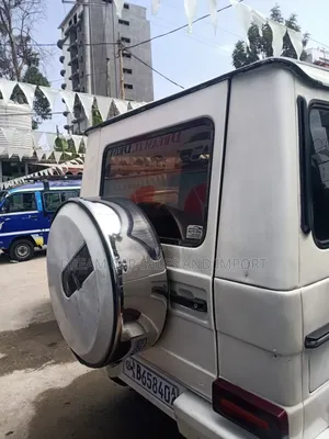 Mercedes-Benz E200 1990 White