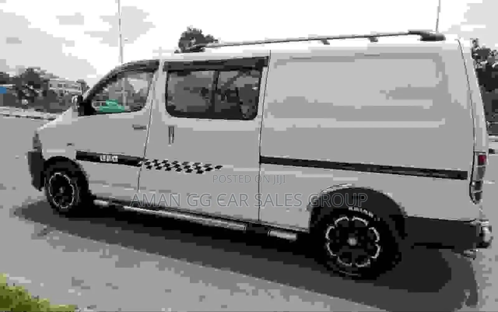 Toyota HiAce 2010 White