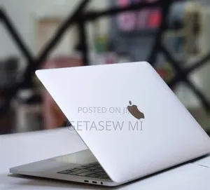 New Laptop Apple MacBook Pro 2018 8GB Intel Core i5 SSD 256GB