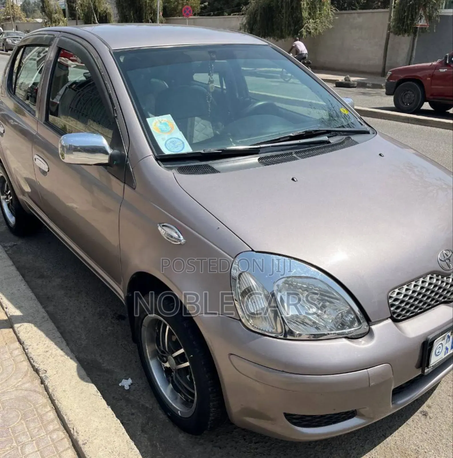 Toyota Vitz 2002 Brown