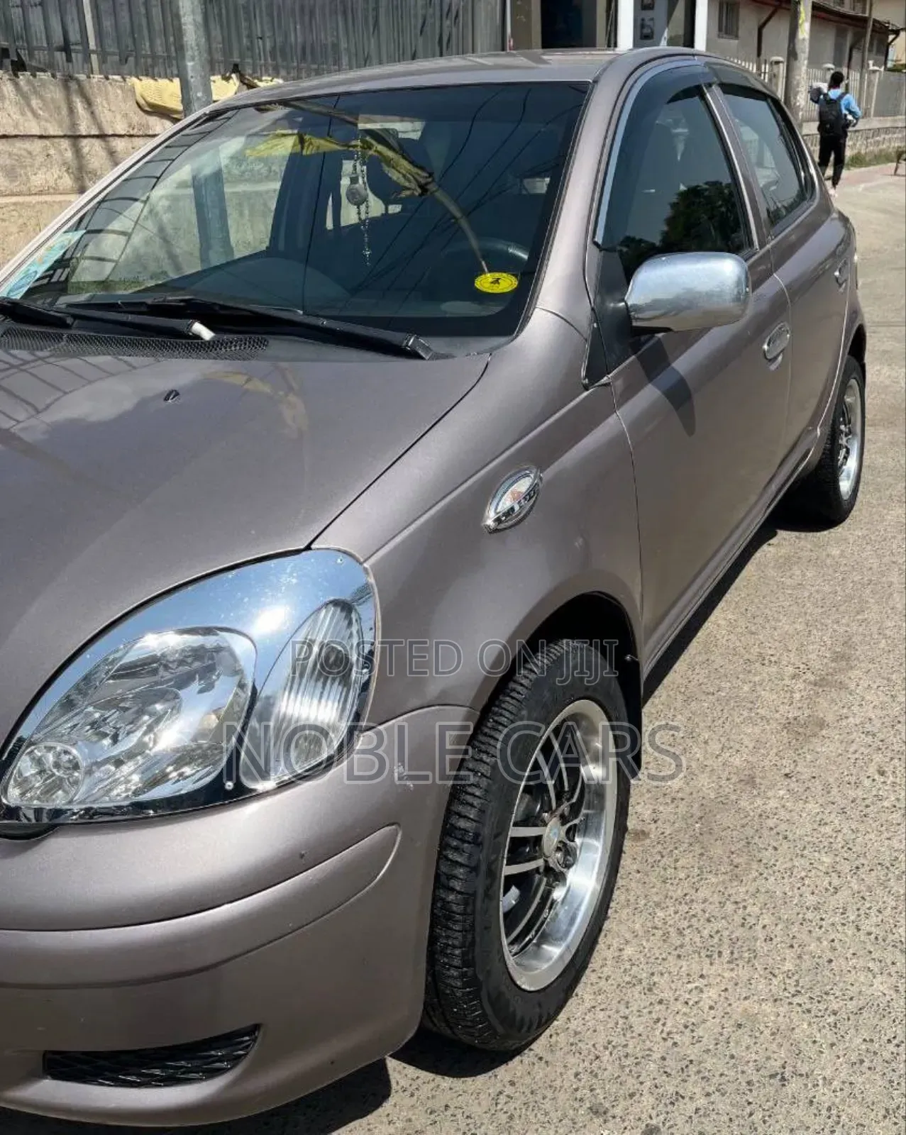 Toyota Vitz 2002 Brown