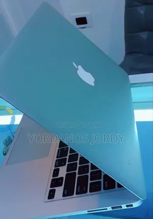 New Laptop Apple MacBook Air 2014 4GB Intel Core i5 SSD 256GB