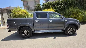 Toyota Hilux 2009 Gray