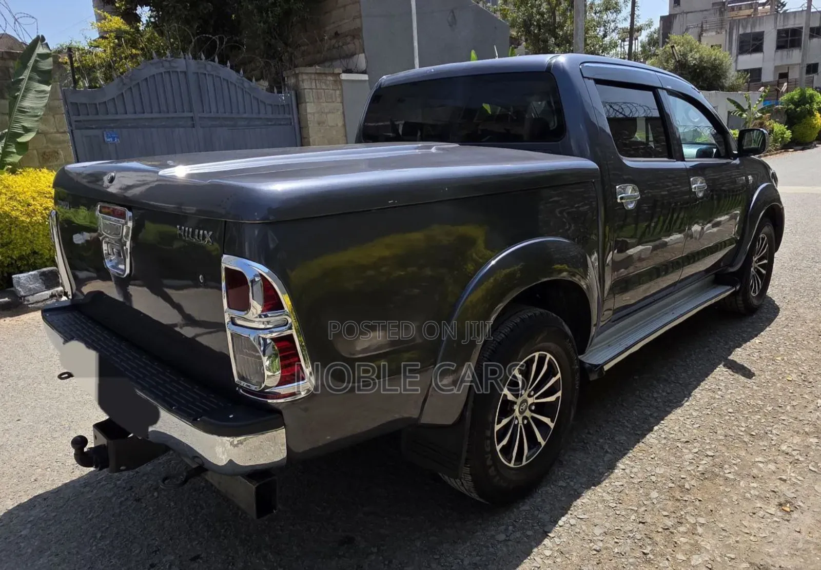 Toyota Hilux 2009 Gray