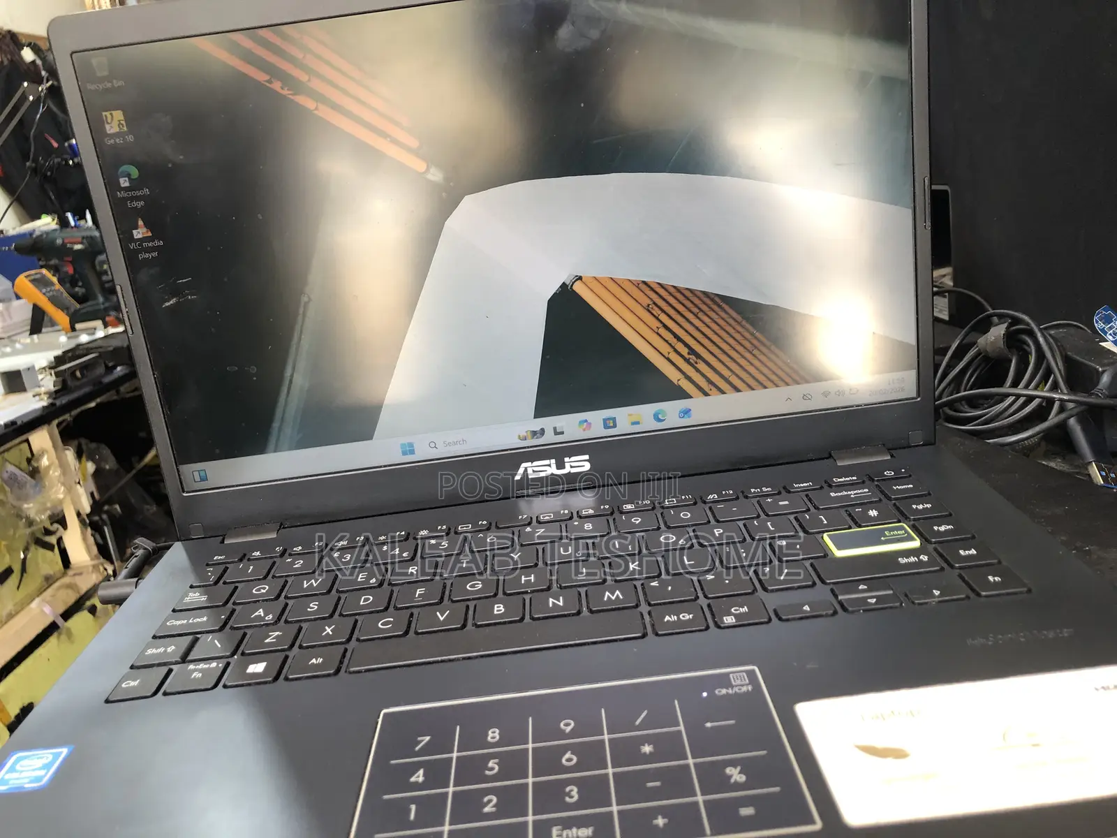 Laptop Asus Vivobook E410M 4GB Intel Celeron SSD 60GB