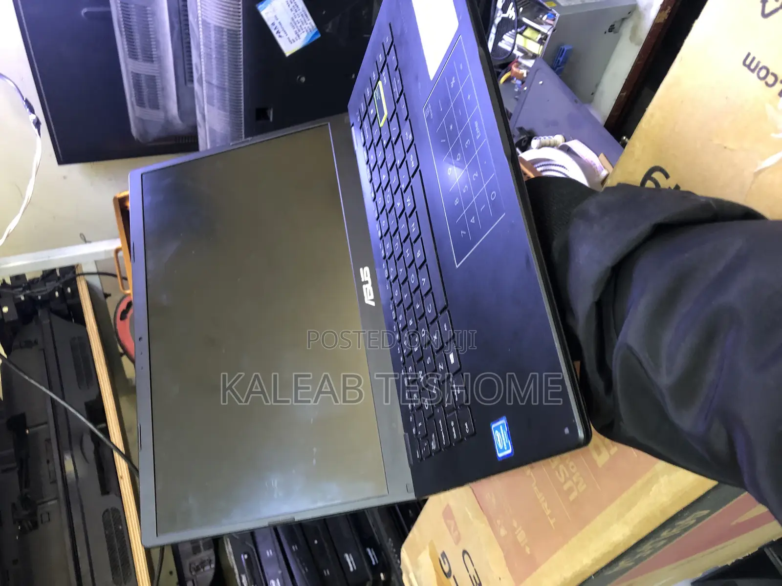 Laptop Asus Vivobook E410M 4GB Intel Celeron SSD 60GB