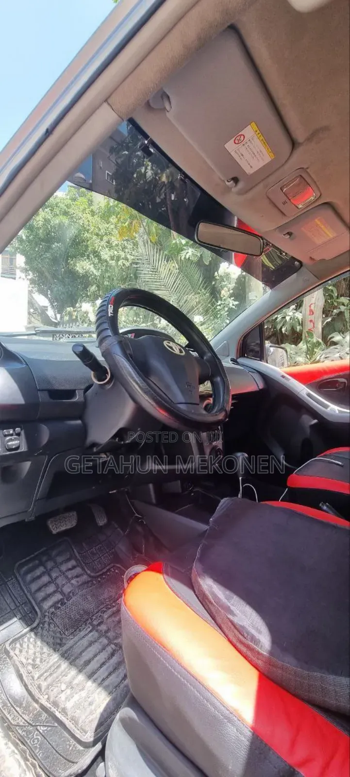 Toyota Yaris 2010 Silver