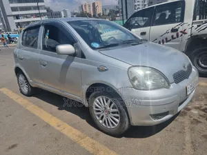 Toyota Vitz 2002 Silver