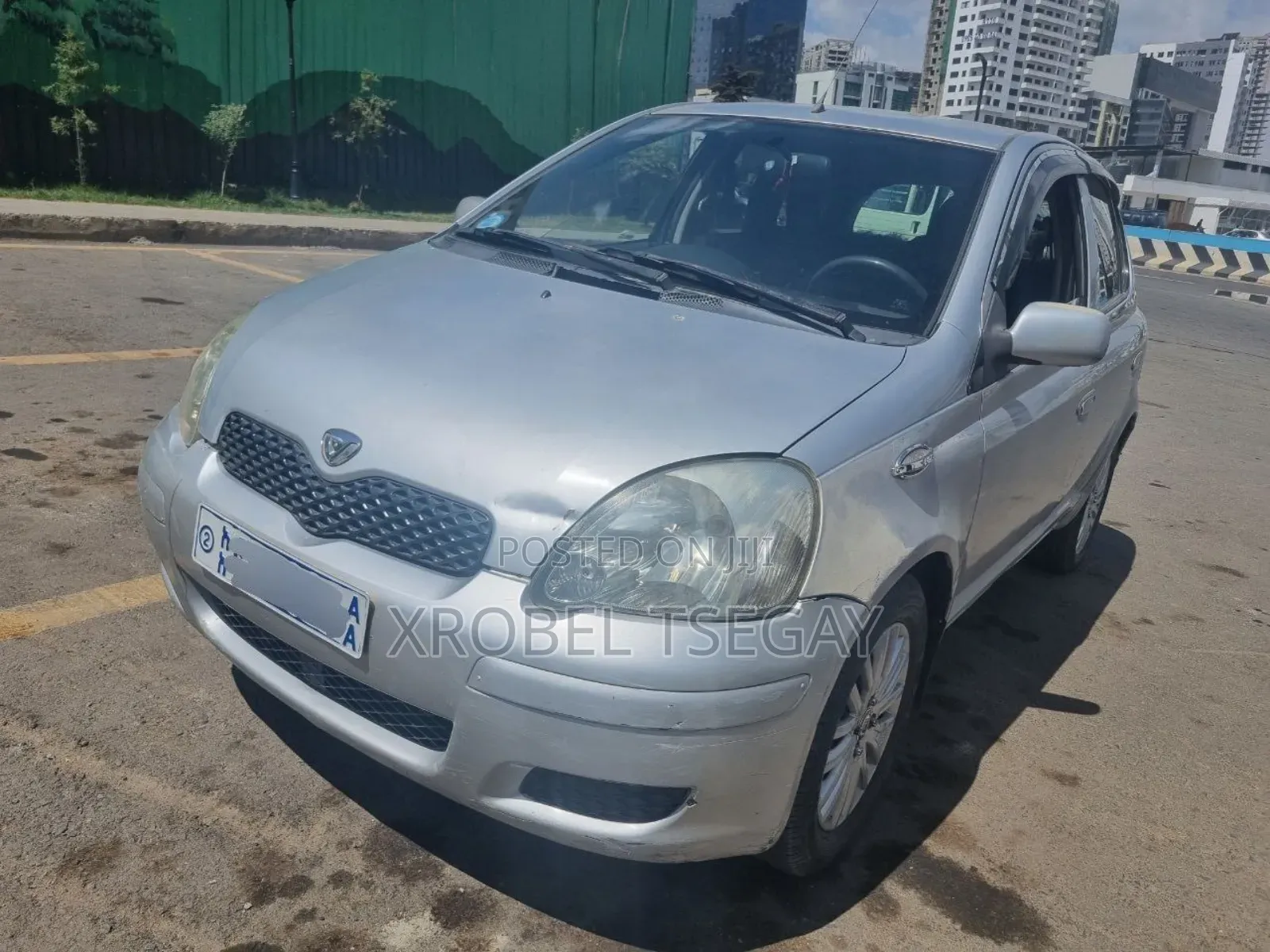Toyota Vitz 2002 Silver