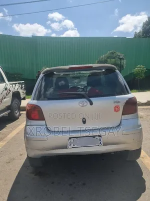 Toyota Vitz 2002 Silver