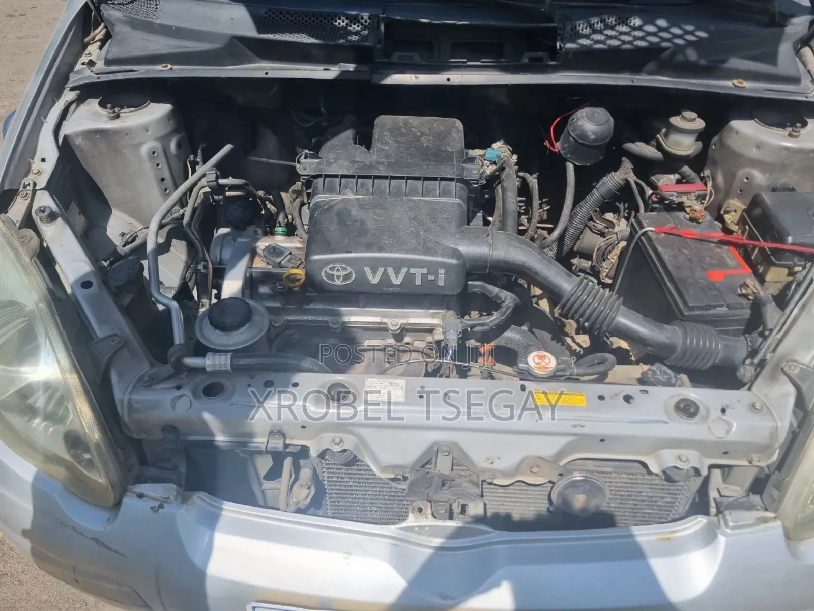 Toyota Vitz 2002 Silver