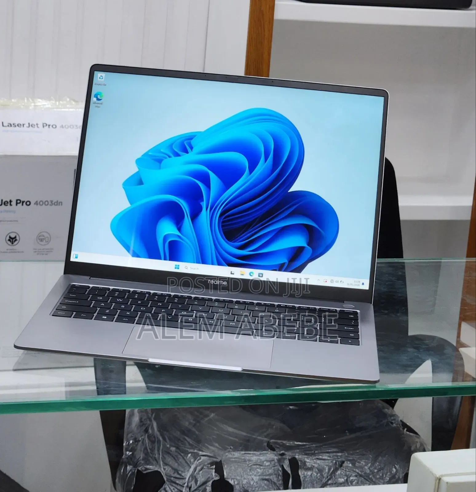 New Laptop 8GB Intel Core i5 SSD 512GB