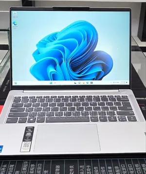 New Laptop Lenovo Ideapad 3 16GB Intel Core i5 SSD 512GB