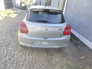 Suzuki Swift 2022 Gray