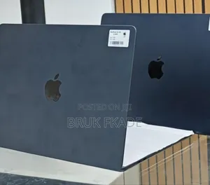 New Laptop Apple MacBook Air 2025 M4 13-inch 16GB Apple M4 SSD 256GB