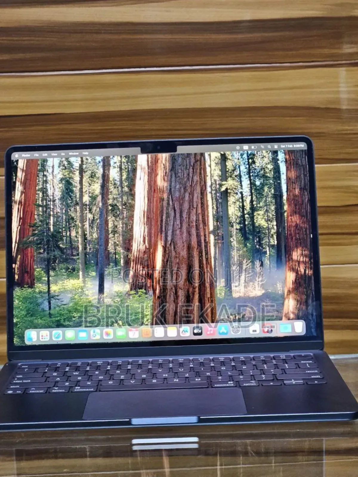 New Laptop Apple MacBook Air 2025 M4 13-inch 16GB Apple M4 SSD 256GB