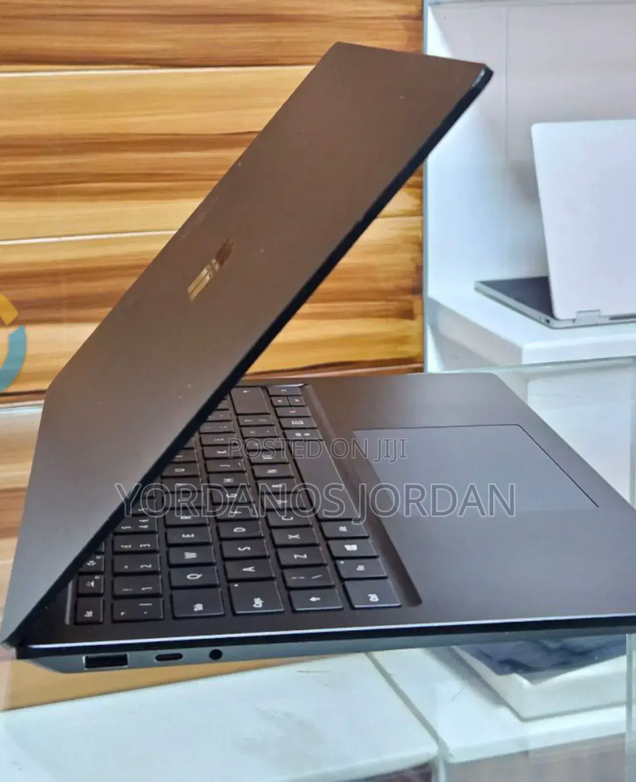 New Laptop Microsoft Surface 16GB Intel Core i7 SSD 256GB