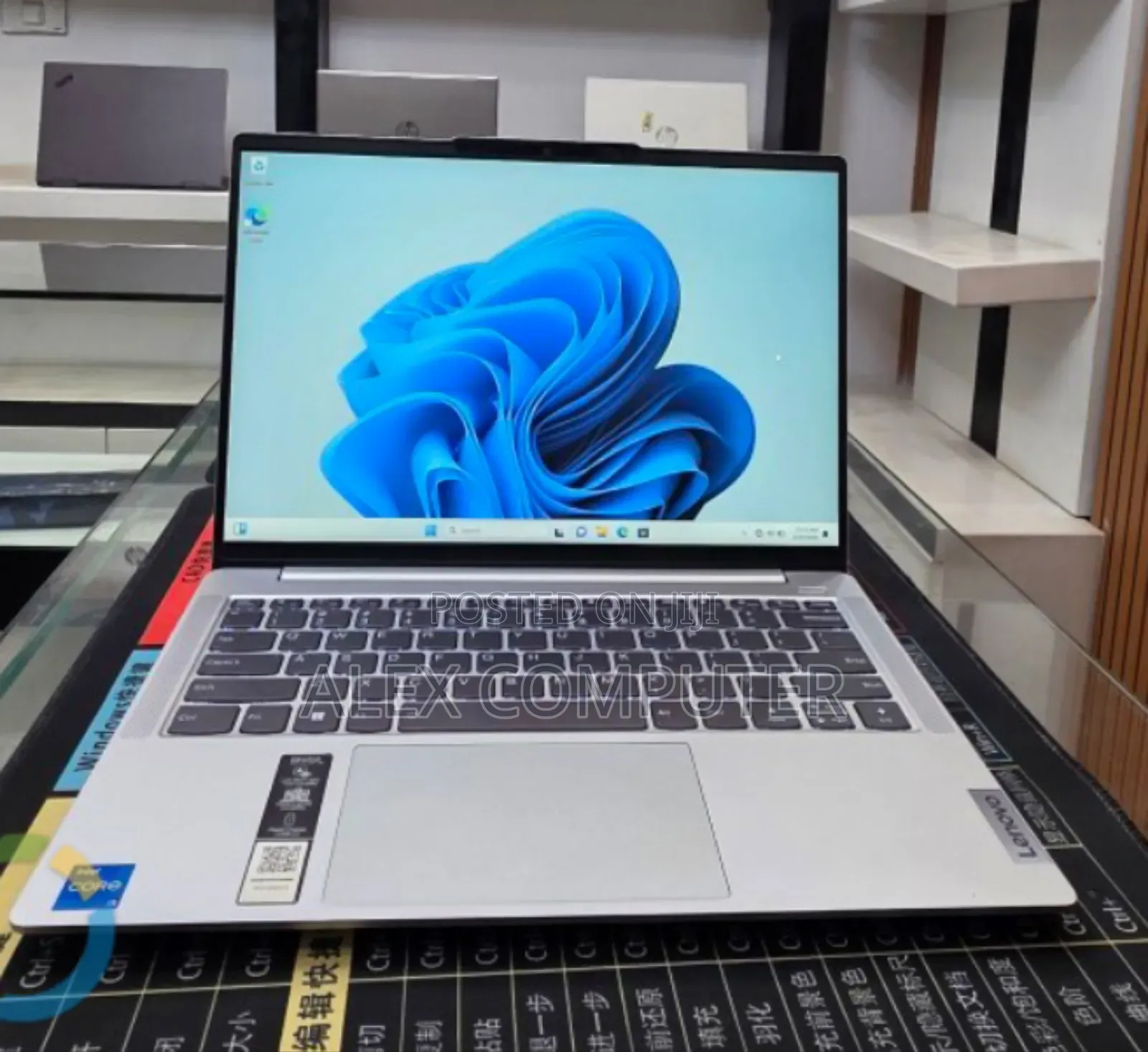 New Laptop Lenovo 16GB Intel Core i5 SSD 512GB