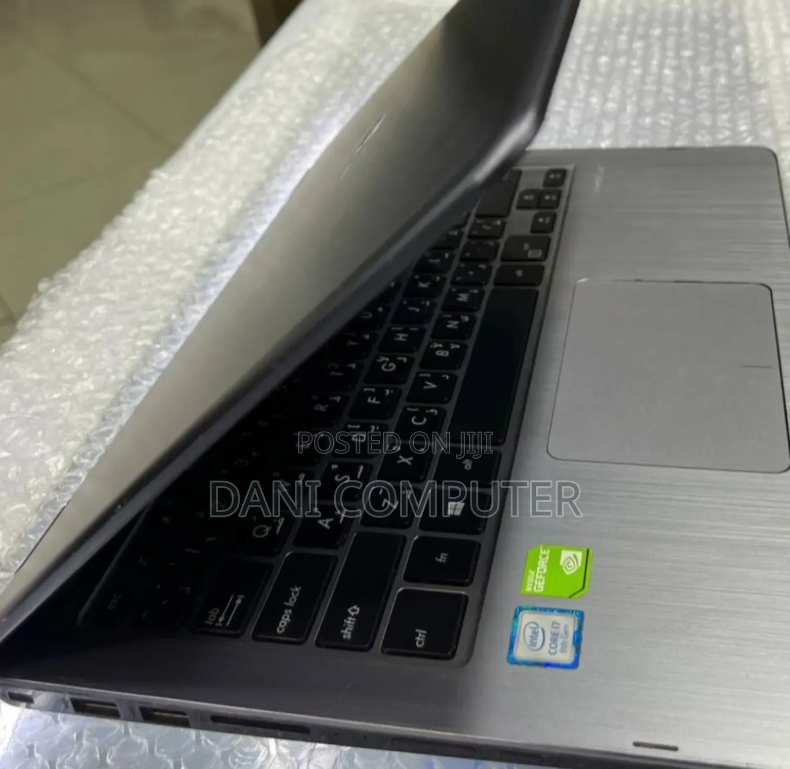 New Laptop Asus VivoBook 15 X505BA 8GB Intel Core i7 SSD 1T