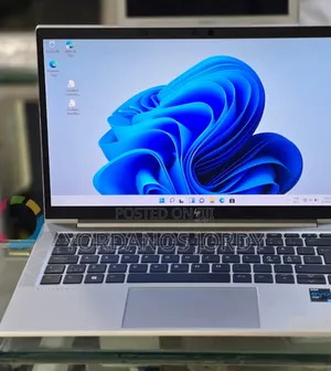 New Laptop HP EliteBook 830 G8 16GB Intel Core i5 SSD 512GB