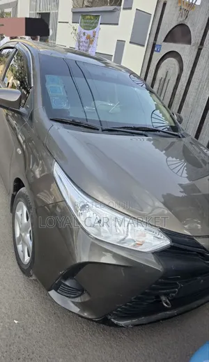 Toyota Yaris 2021 Gray