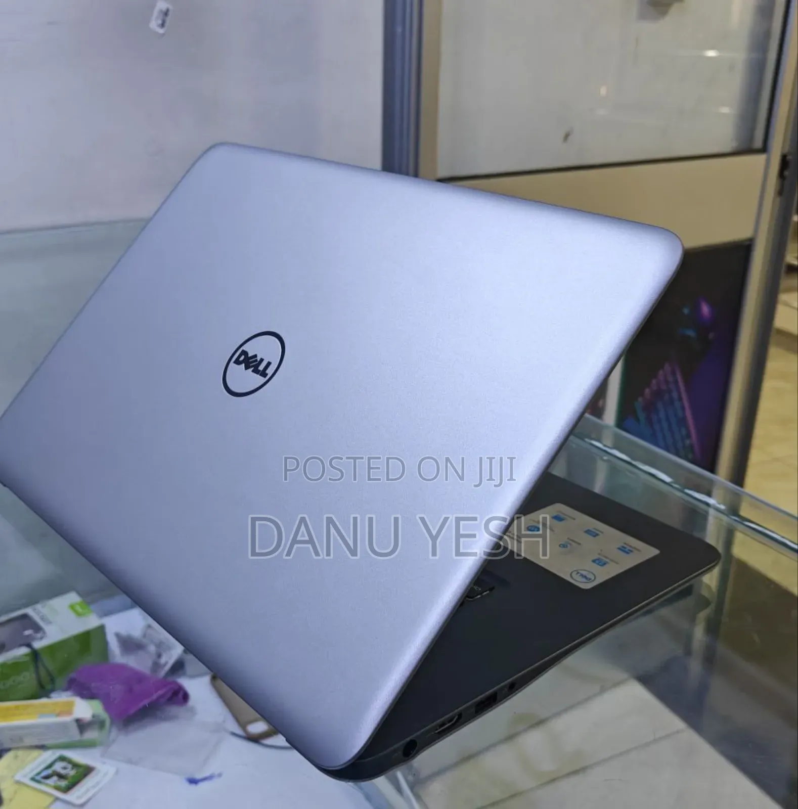 New Laptop Dell Inspiron 15 8GB Intel Core i7 SSD 1T