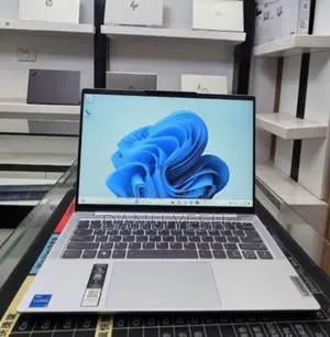 New Laptop Lenovo 16GB Intel Core i5 SSD 512GB