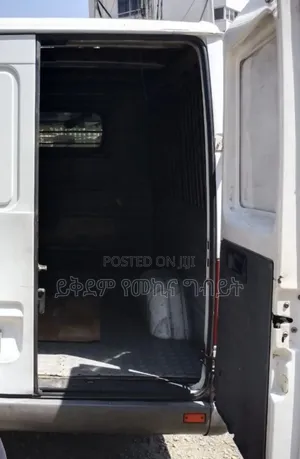 Mercedes-Benz T2 2005 White