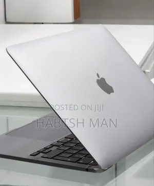 New Laptop Apple MacBook Pro M1 8GB Apple M1 SSD 256GB