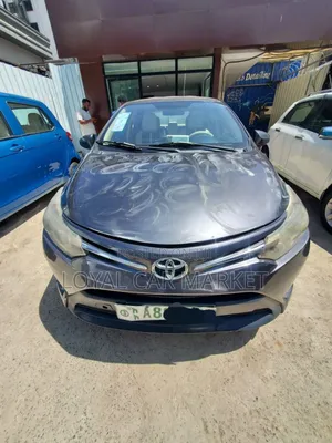 Toyota Yaris 2015 Gray