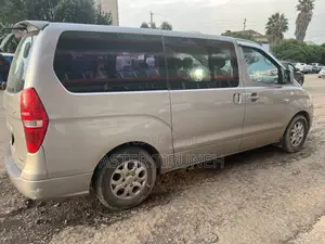 Hyundai Starex 2012 Silver