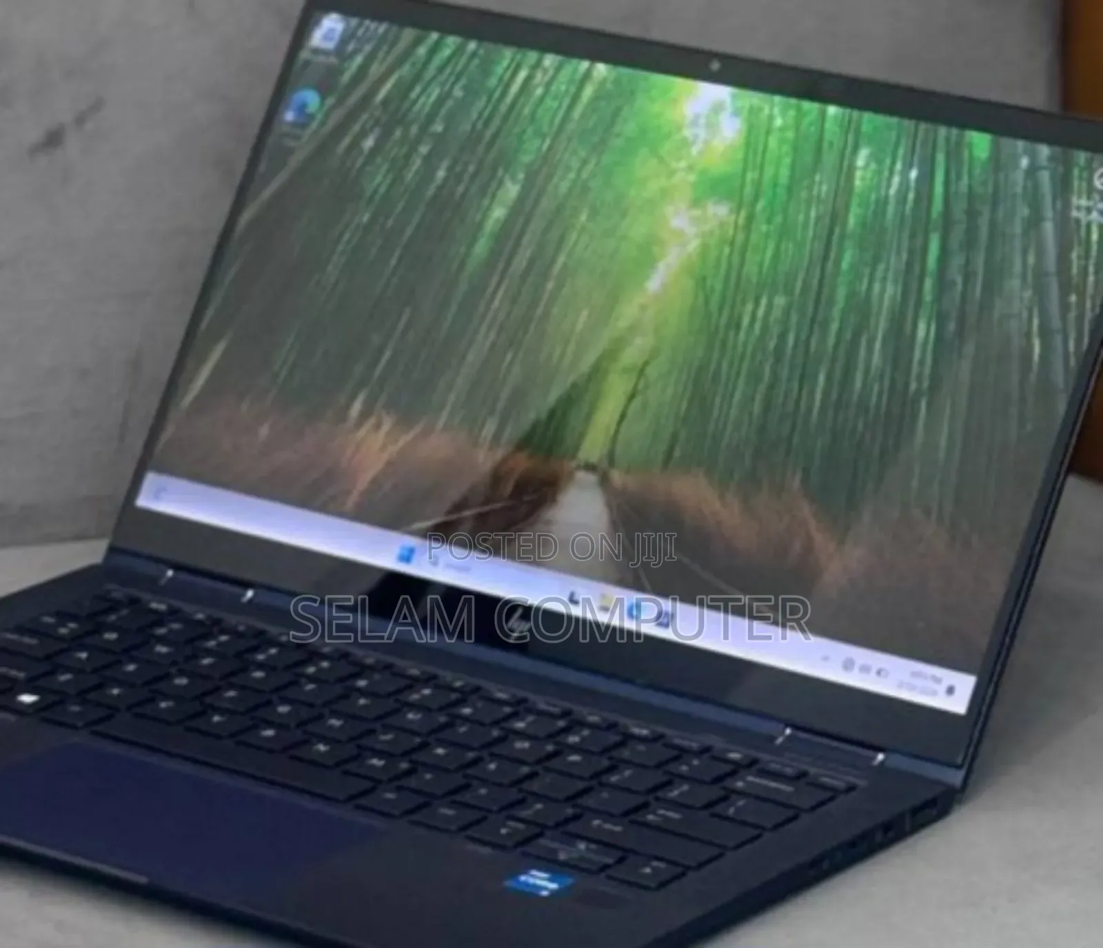 New Laptop HP Dragonfly Folio 16GB Intel Core i7 SSD 512GB