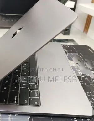 New Laptop Apple MacBook Pro 2020 M1 8GB Apple M1 SSD 256GB