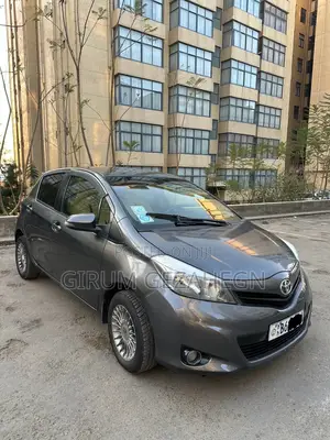 Toyota Yaris 2014 Gray
