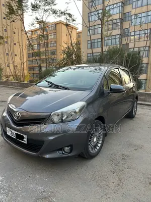 Toyota Yaris 2014 Gray
