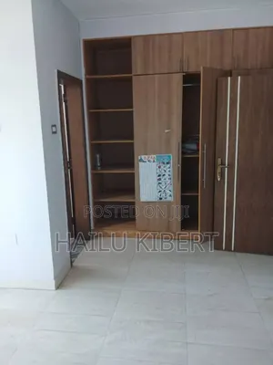 7bdrm House in Semit, Bole for sale