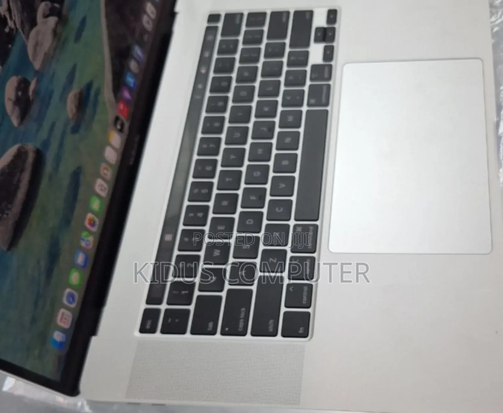 New Laptop Apple MacBook Pro 2019 16GB Intel Core i9 SSD 1T
