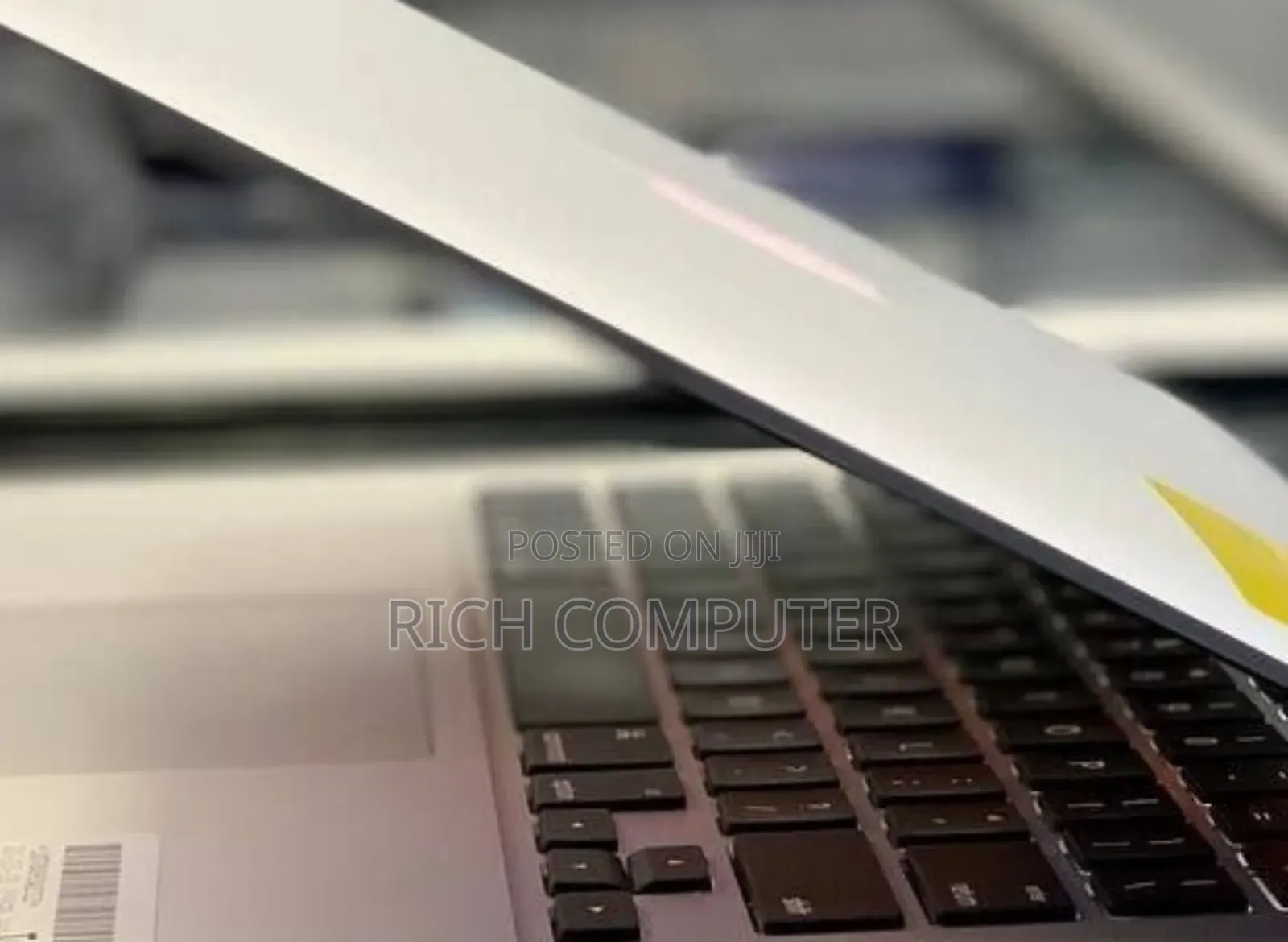 New Laptop Apple MacBook Pro 2015 16GB Intel Core i7 SSD 256GB