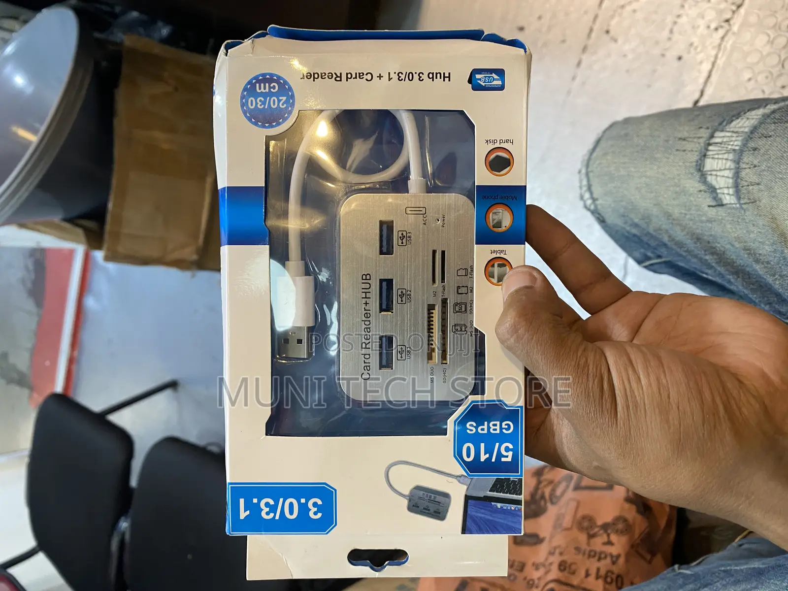 7-in-1 Usb 3.0/3.1 Card Reader and Usb Hub Combo.