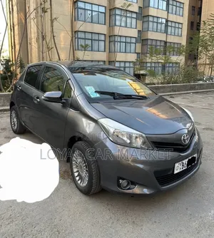 Toyota Yaris 2014 Gray