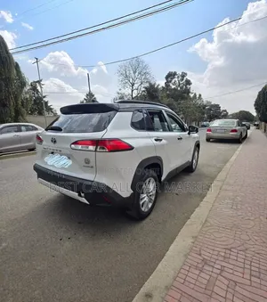 Toyota Corolla Cross Hybrid 2023 White
