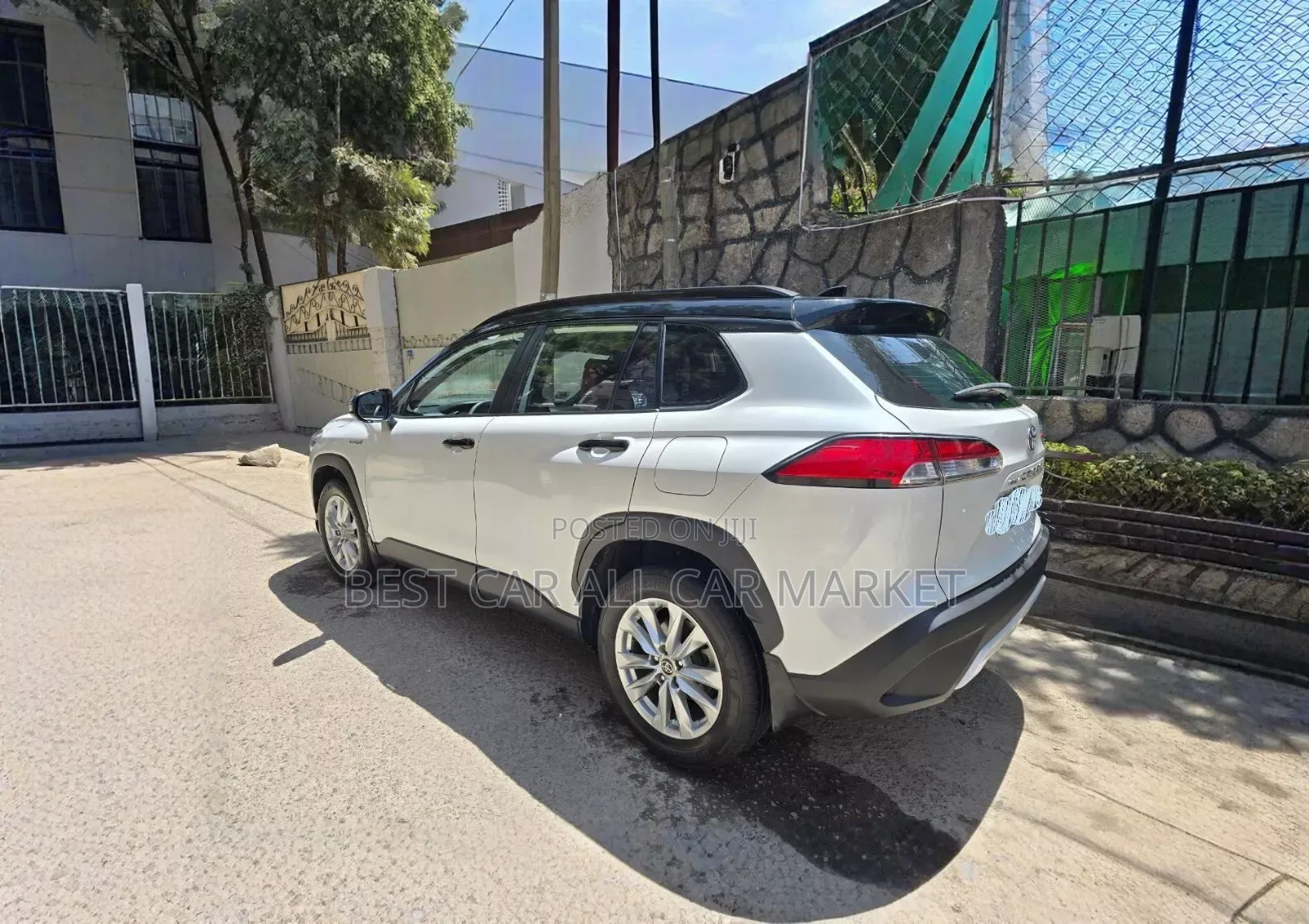 Toyota Corolla Cross Hybrid 2023 White