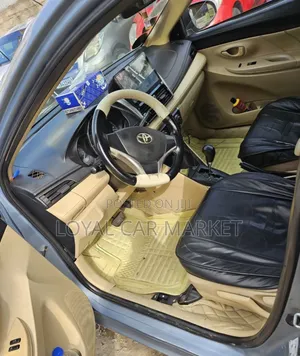 Toyota Yaris 2014 Blue