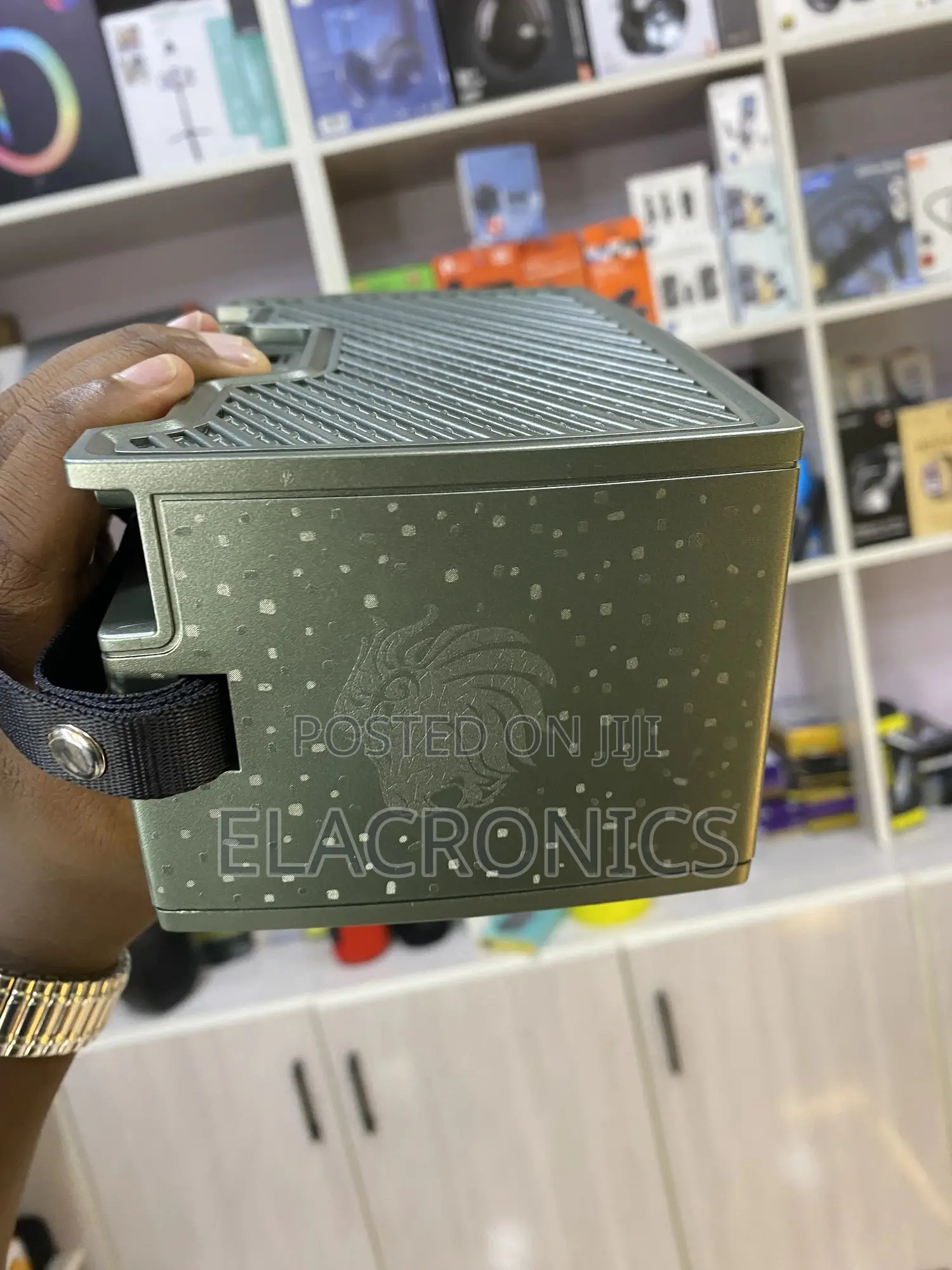 Bluetooth Speaker With Built-in Phone Stand (Boombest)