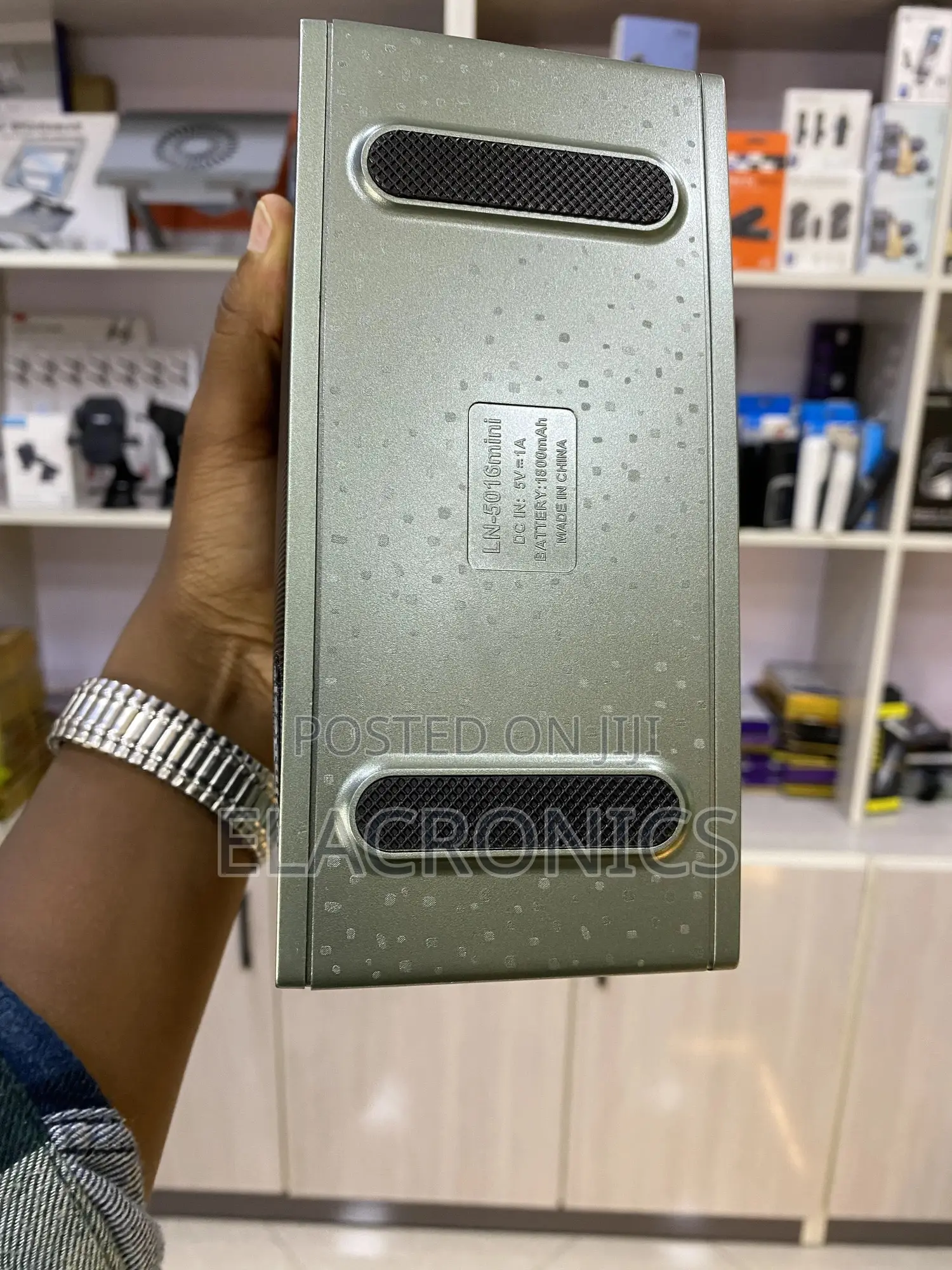 Bluetooth Speaker With Built-in Phone Stand (Boombest)