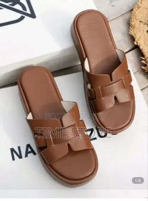 Women's Round Toe Embossed Strap Thick Bottom Platform Wedge Sandal