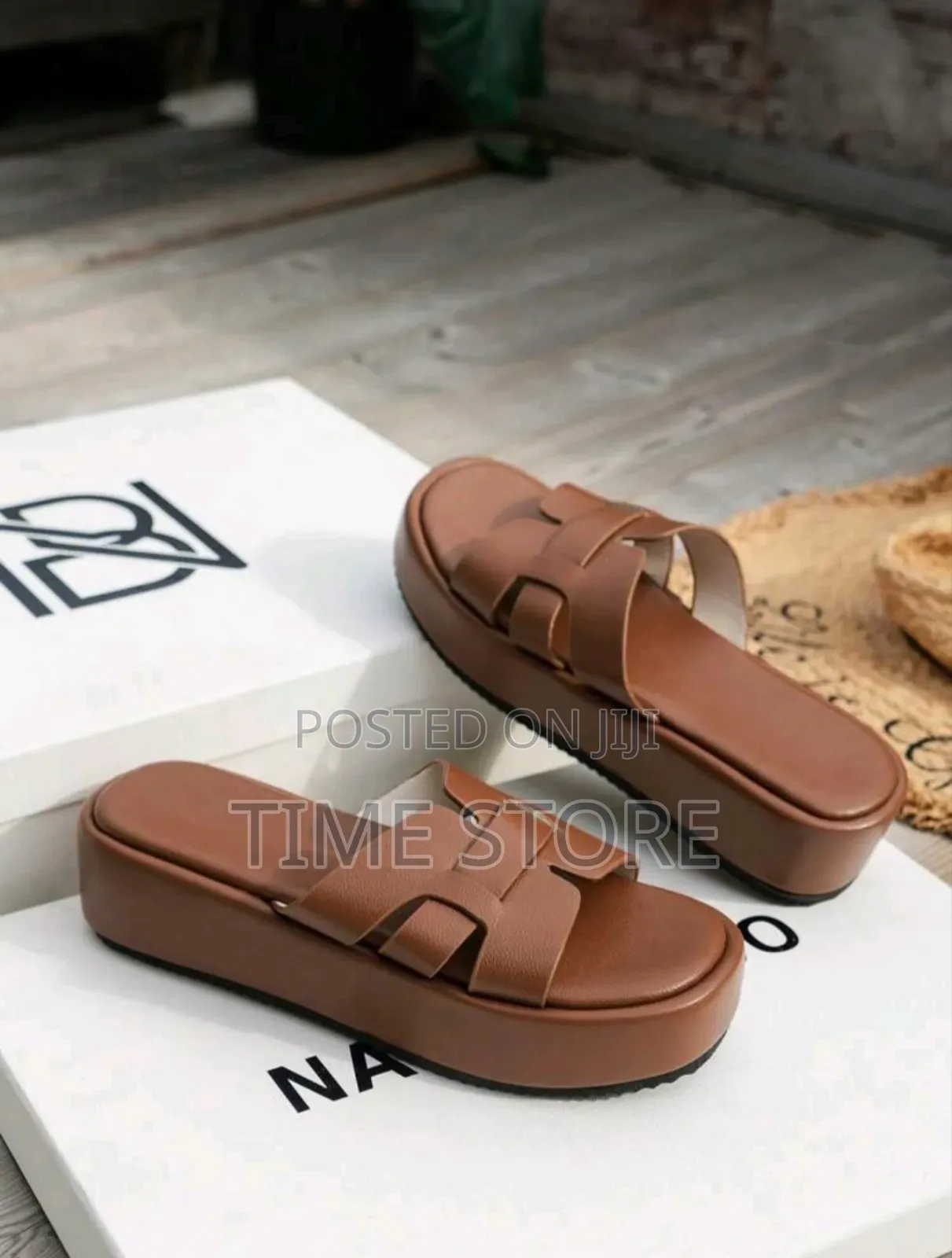 Women's Round Toe Embossed Strap Thick Bottom Platform Wedge Sandal