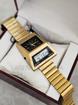 Vintage-Style Retro-Futuristic Watch Is Similar to Models