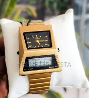 Vintage-Style Retro-Futuristic Watch Is Similar to Models